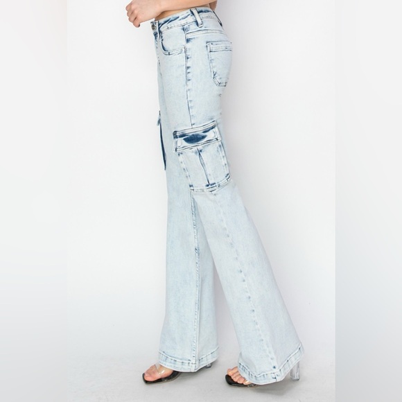RISEN Full Size High Rise Cargo Flare Jeans - Picture 5 of 7